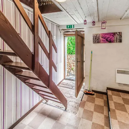 Cosy Holiday In Near Forest